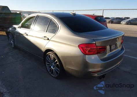 2017 BMW 330I z USA, uszkodzony, nr VIN WBA8B9G55HNU50015